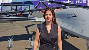 Who is Öznur Küçüker Sirene? She grew up without a father and represented Türkiye in France