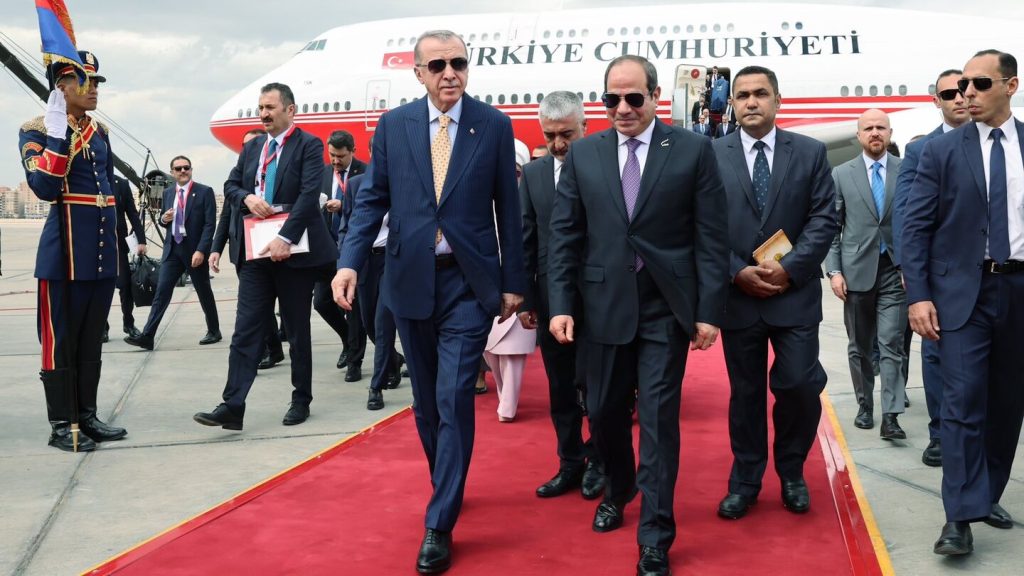 Türkiye ile Mısır Yakınlaşıyor: Atina ve Tel Aviv Neden Endişeli?